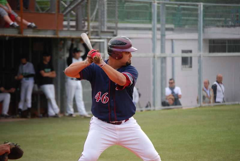 Doblete de B&eacute;isbol Navarra en una jornada en la que el Pamplona no pudo sacar nada positivo.